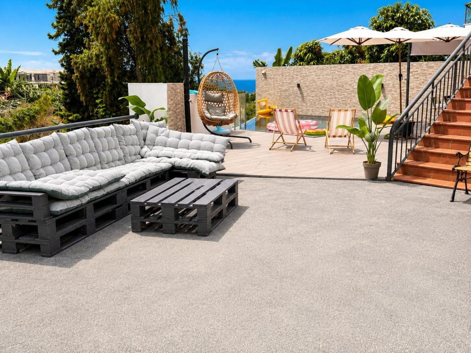 Villa Ritz - Swimming Pool- Free Parking House in Funchal
