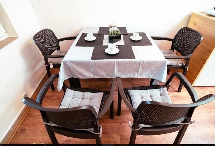 APARTMÁN NIKI - PATINCE - pár krokov od wellness a kúpaliska - so súkromnou terasou a množstvom hračiek Apartment in Slovakia