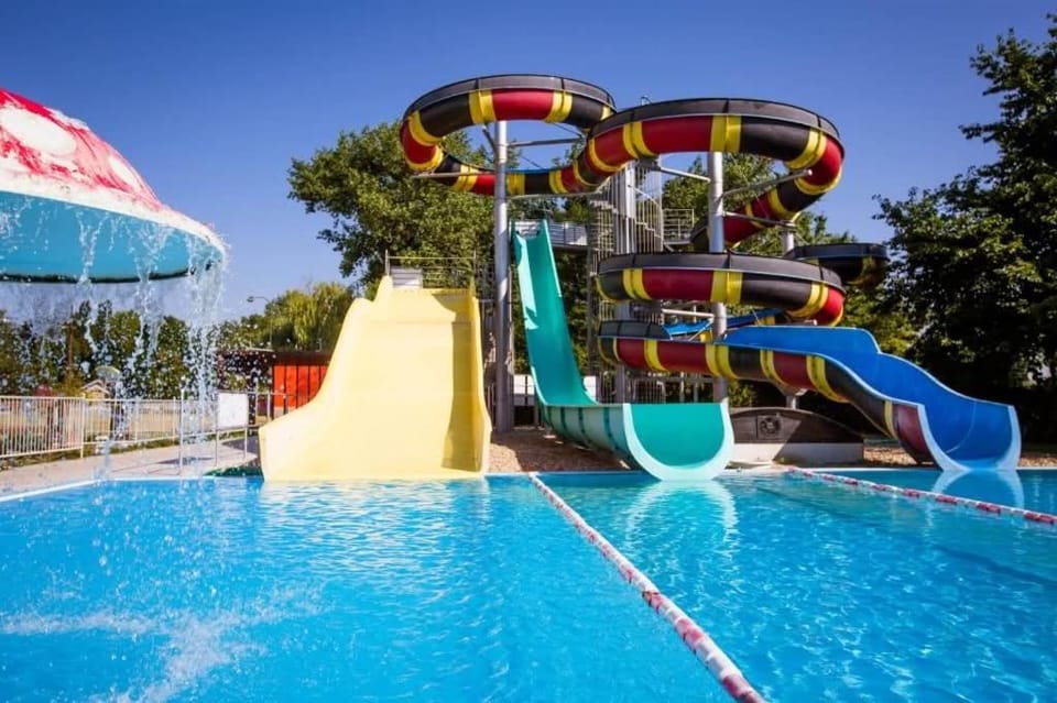 APARTMÁN NIKI - PATINCE - pár krokov od wellness a kúpaliska - so súkromnou terasou a množstvom hračiek Apartment in Slovakia