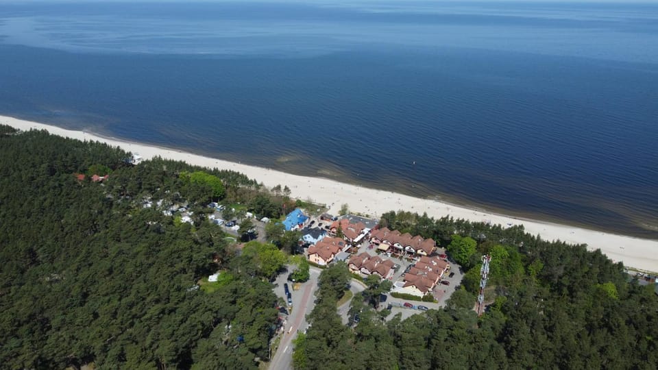Property building, Off site, Beach, Location