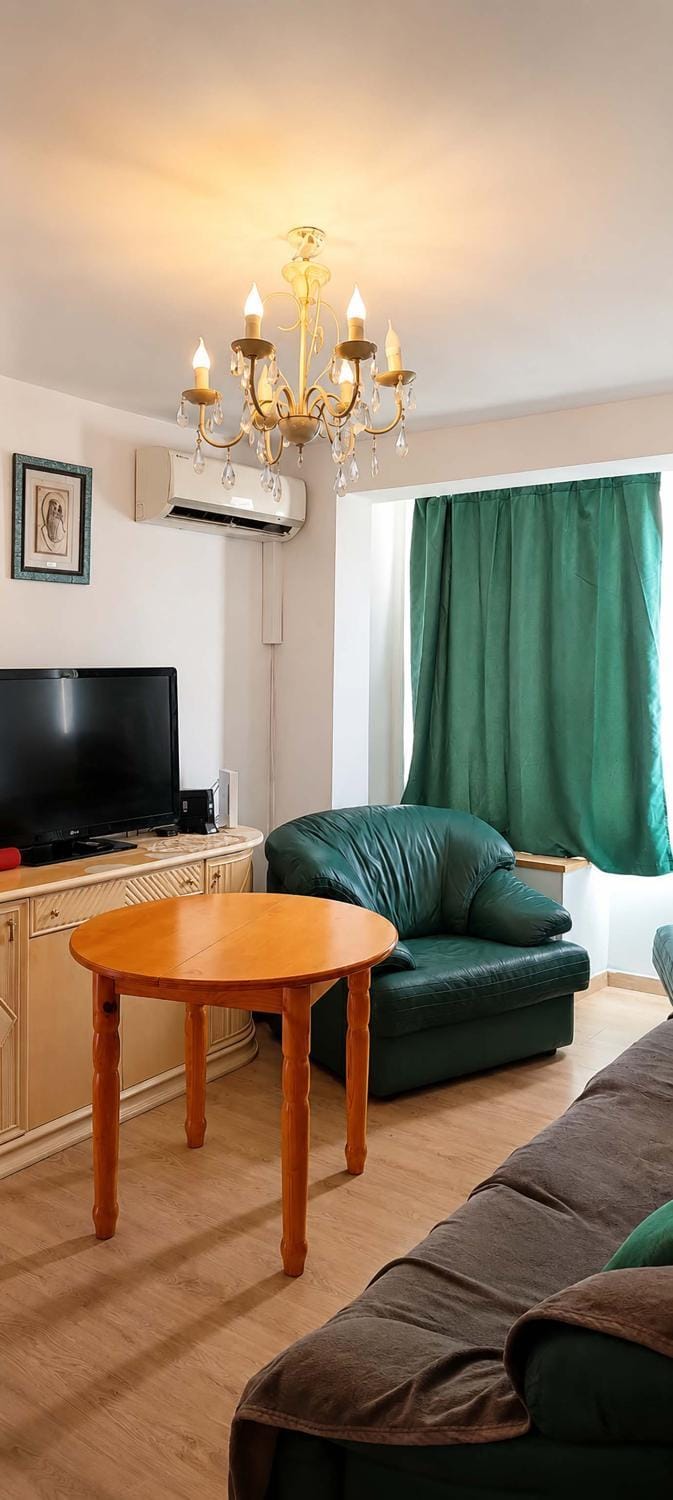 Communal lounge/ TV room, TV and multimedia, Living room, Seating area, Evening entertainment
