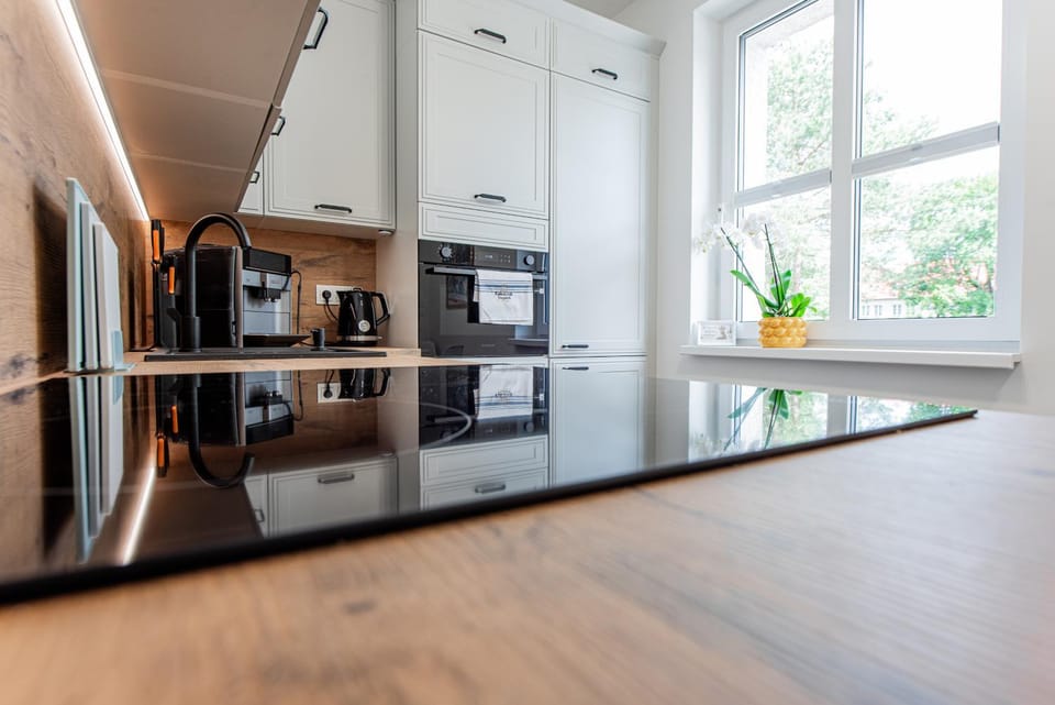 Coffee/tea facilities, Kitchen or kitchenette, dishwasher, oven, pet friendly, stove