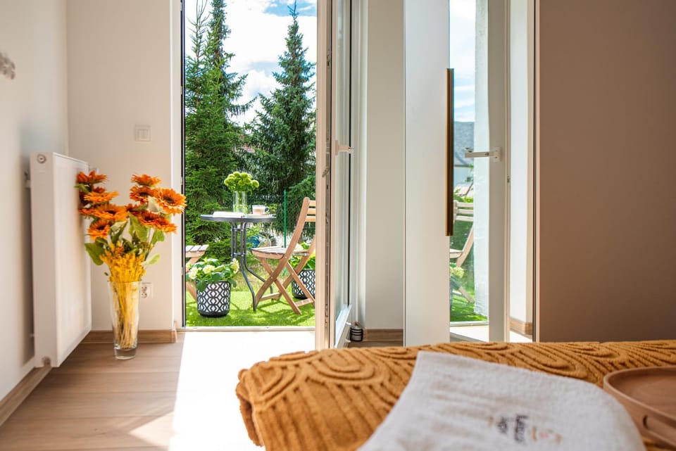 Day, Garden, View (from property/room), Balcony/Terrace, Bedroom