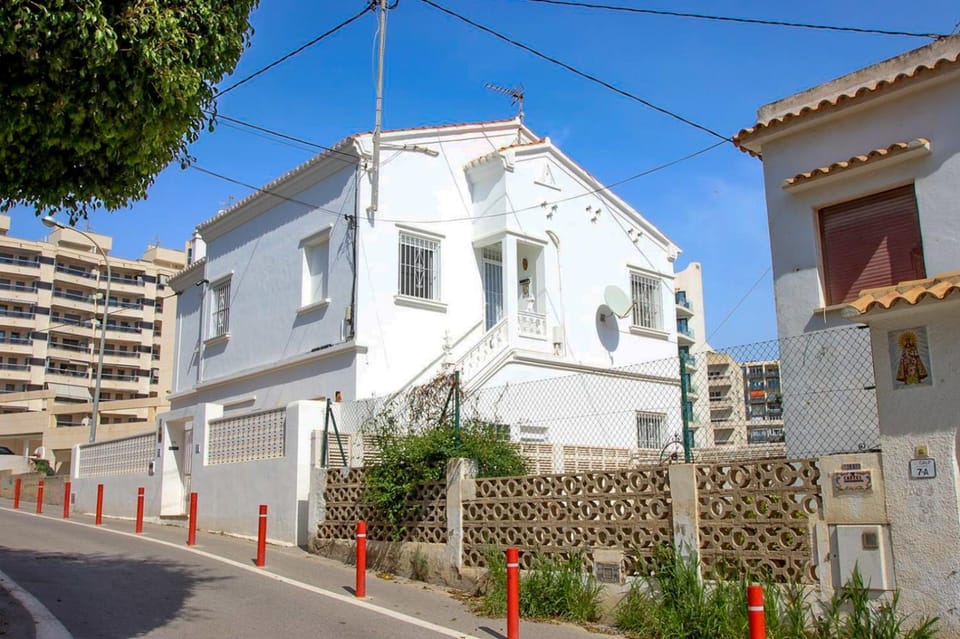 Mediterranean Beach Retreat Spacious 2 Bedroom Home with Patio and Sea Views House in Calp