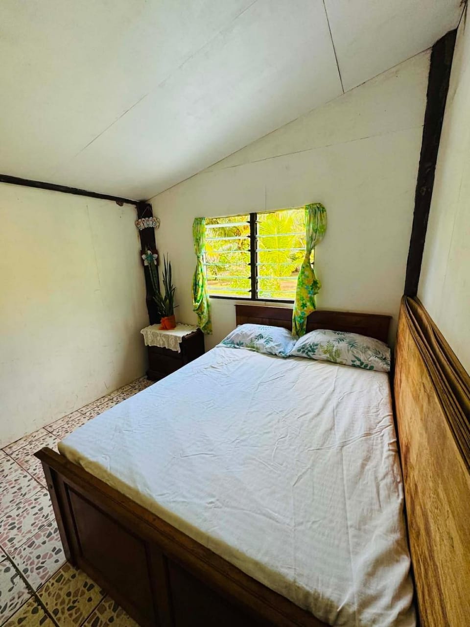 15 minutes to Tavoro Waterfall House in Fiji