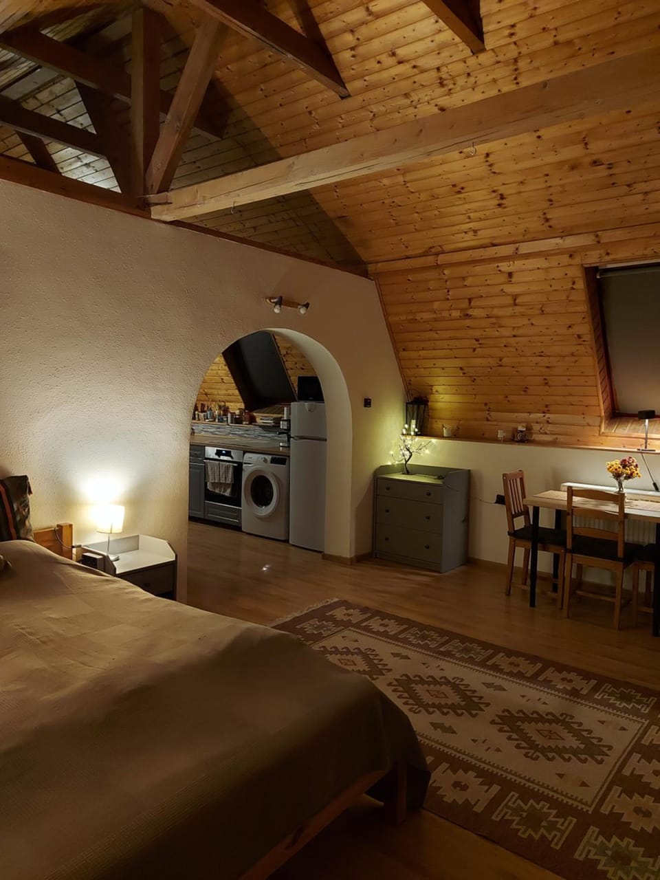 Kitchen or kitchenette, Photo of the whole room, Dining area