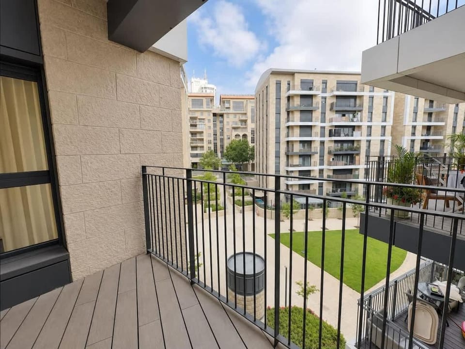 Jerusalem Central - Spacious 3 Bedroom Apartment in Jerusalem