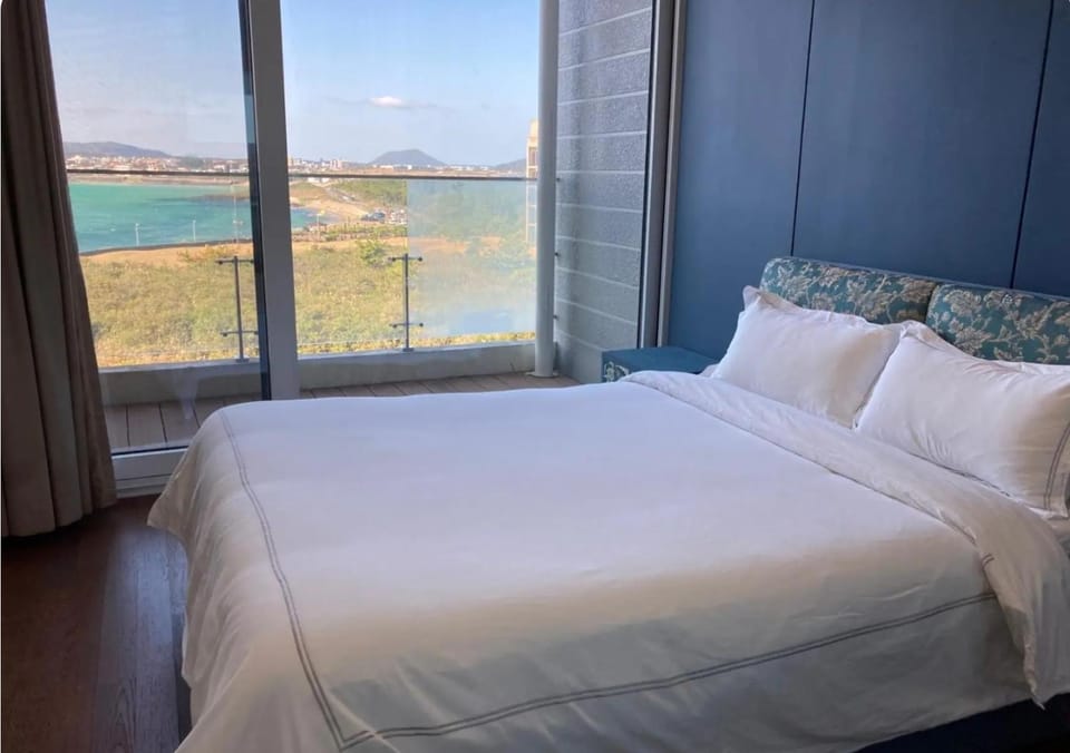 Ocean star resort Seopjikoji sea view 2 large bedrooms with kitchen Apartment in South Korea