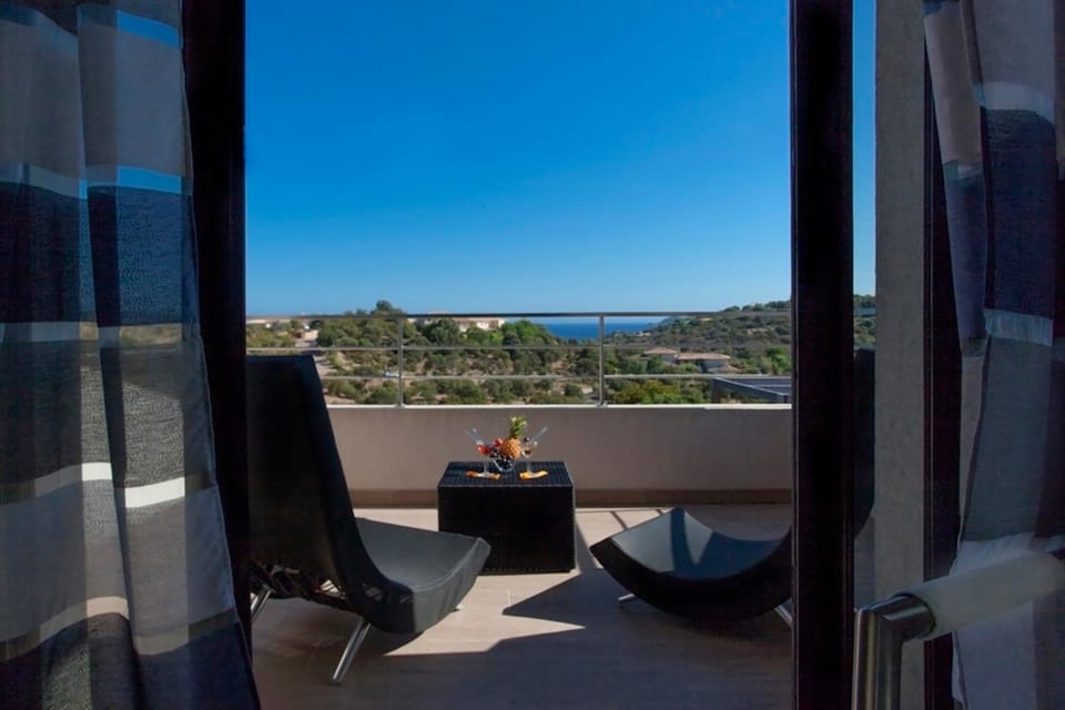 Balcony/Terrace, Pool view, Sea view