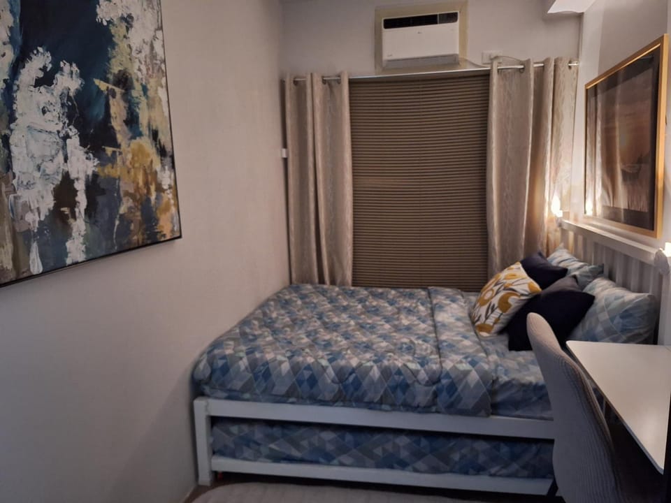 Bed, Bedroom, air conditioner