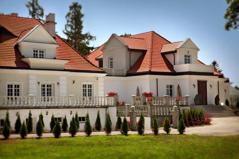 Property building, Garden, Balcony/Terrace