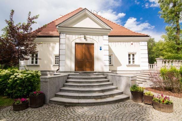 Dwór Many, noclegi Suntago & DeepSpot Bed and Breakfast in Masovian Voivodeship