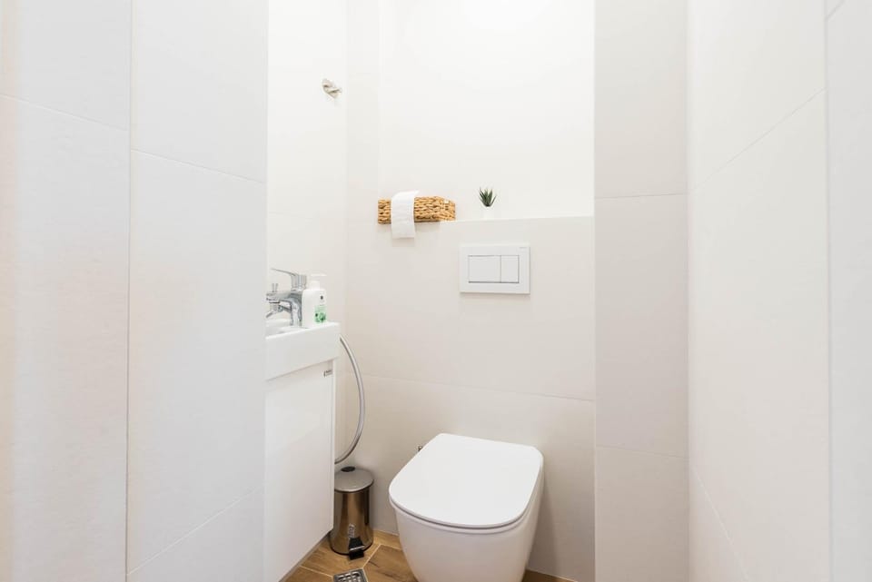 Toilet, Bathroom