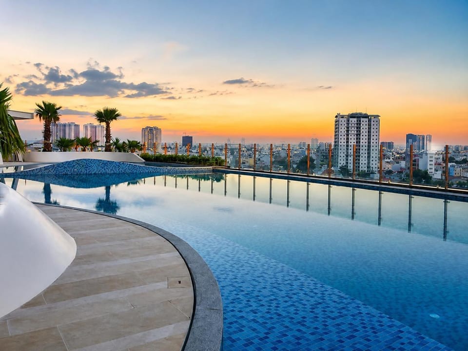 Natural landscape, City view, Pool view, Swimming pool, Swimming pool, Sunset