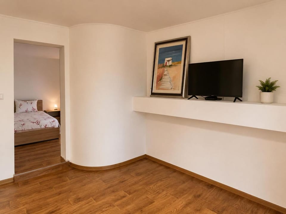 Bed, TV and multimedia