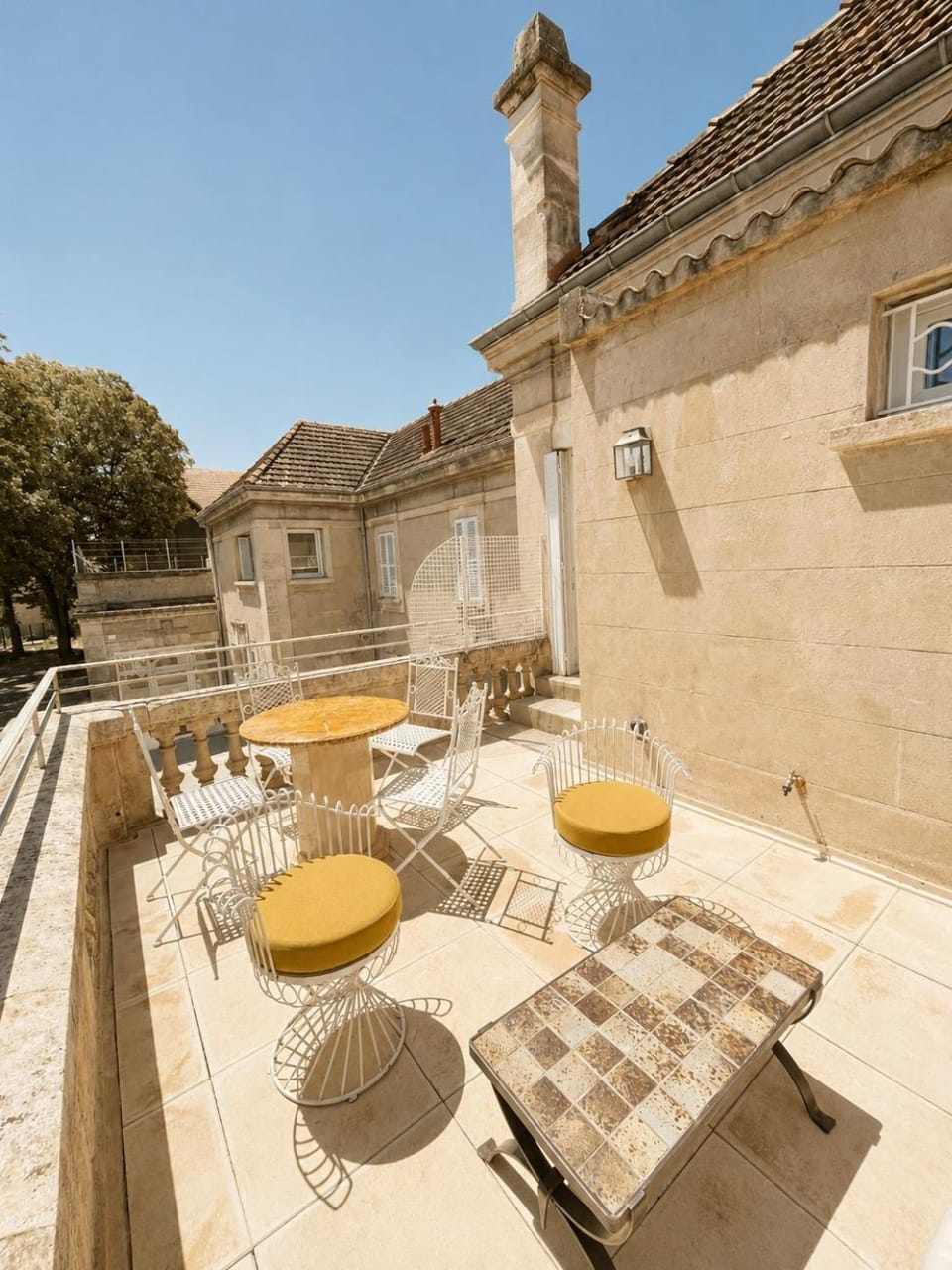 Le Manoir Saint-Michel - Face aux remparts Apartment in Avignon