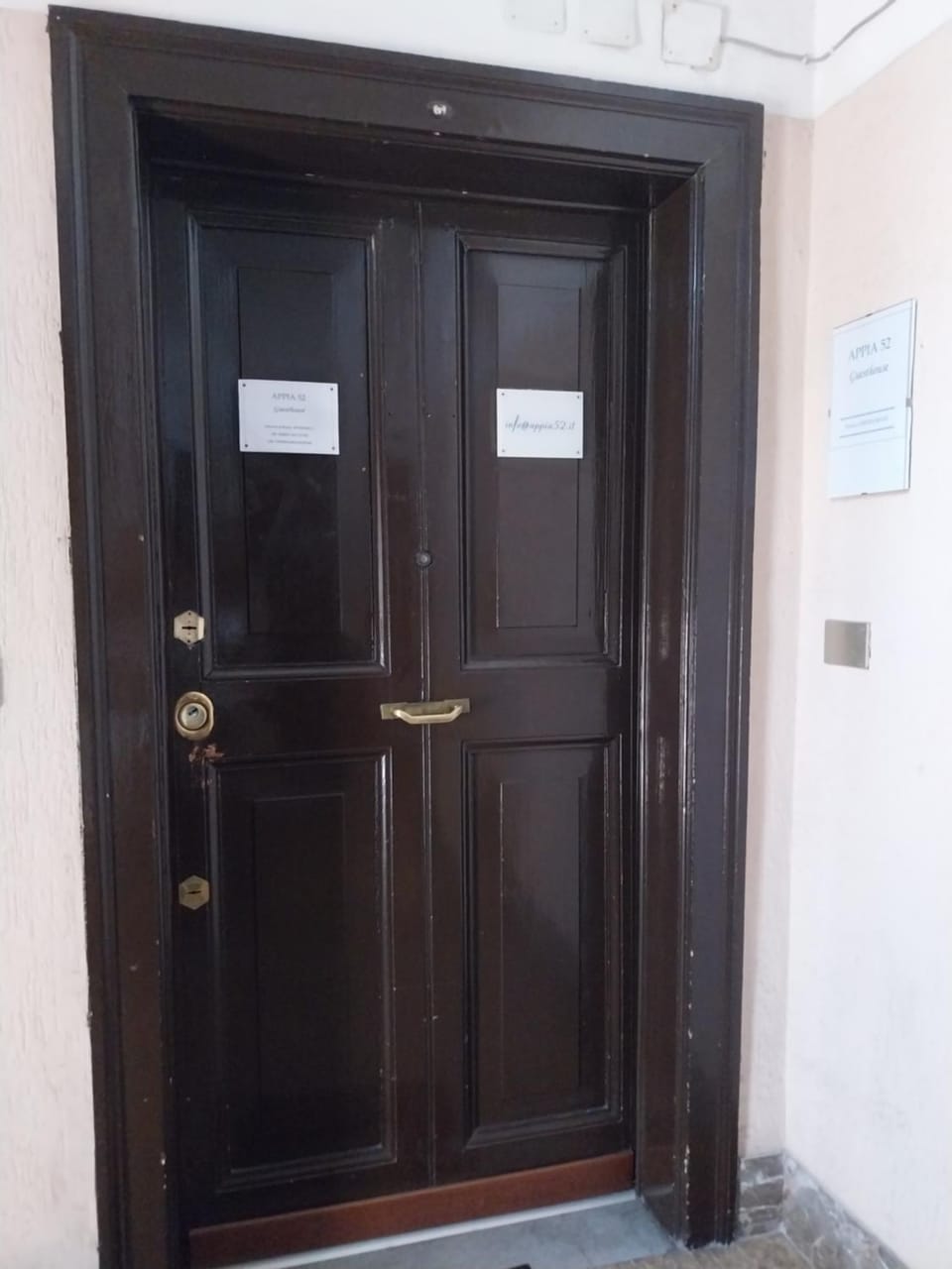 Facade/entrance
