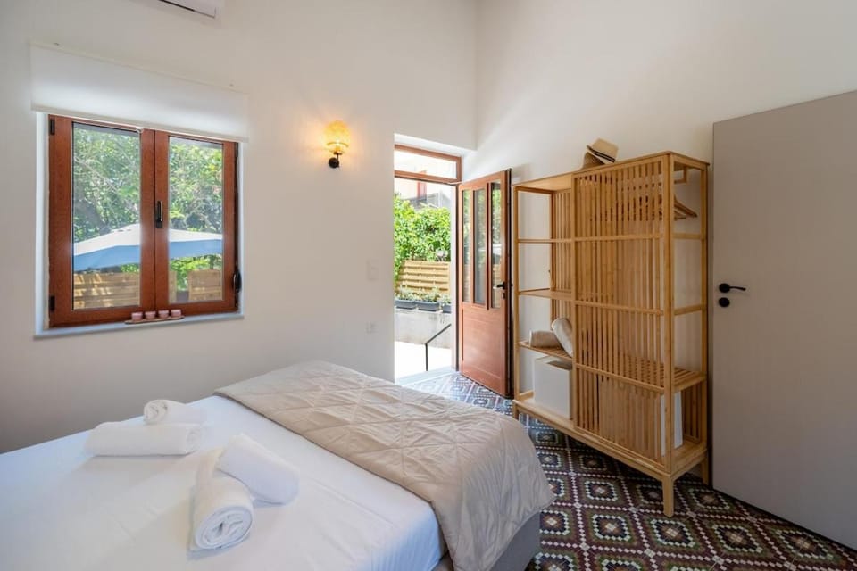 Bedroom, wardrobe