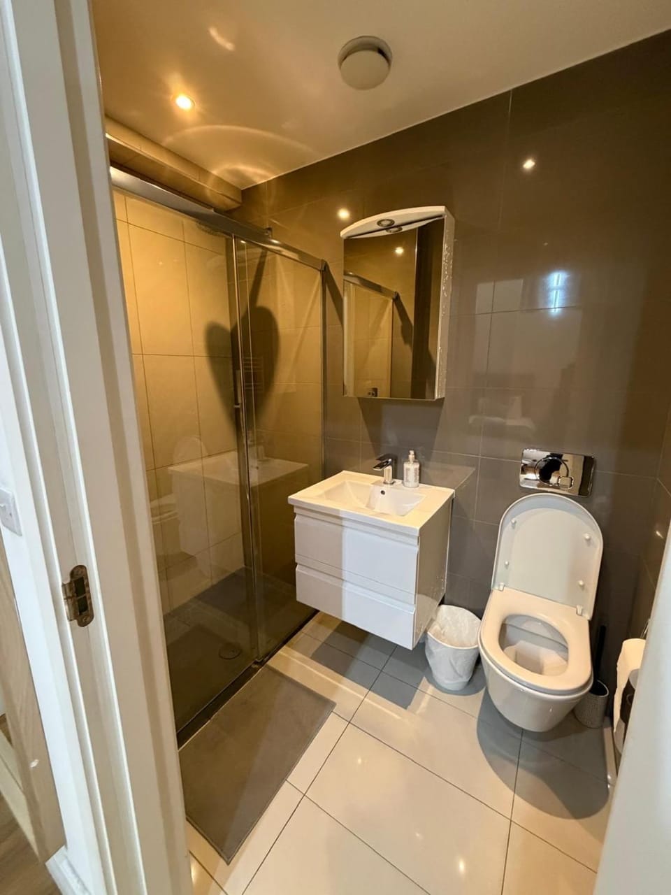 Shower, Toilet, Bathroom