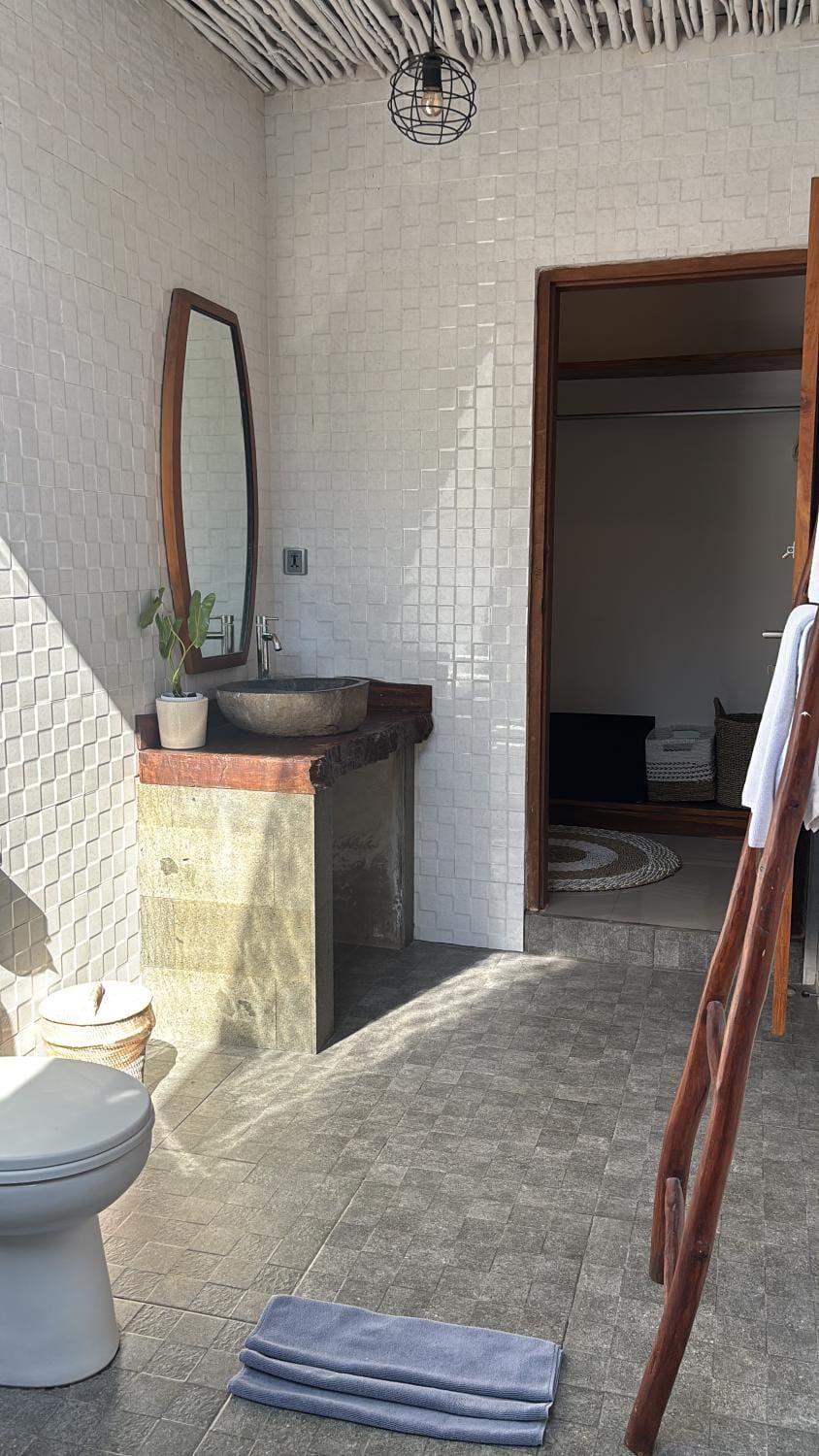 Alaksa villa padang padang 6 Bed and Breakfast in Bali