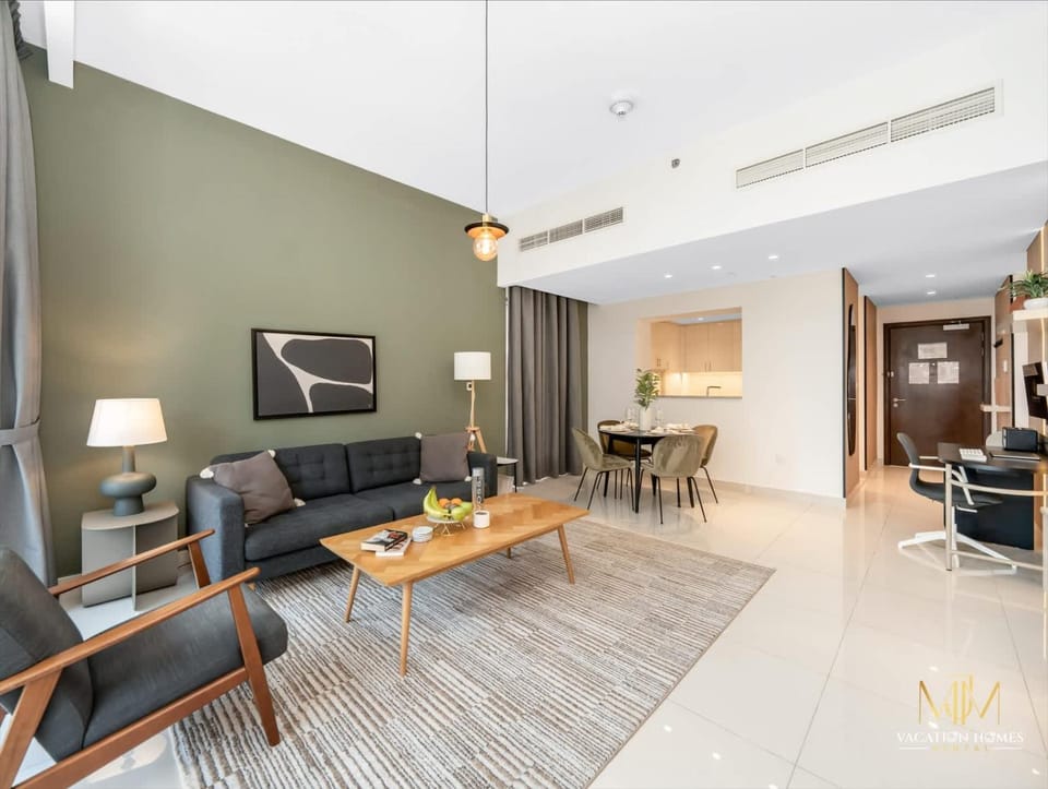 LUX 1BR with 2 balconies & workspace in Downtown Apartment in Dubai