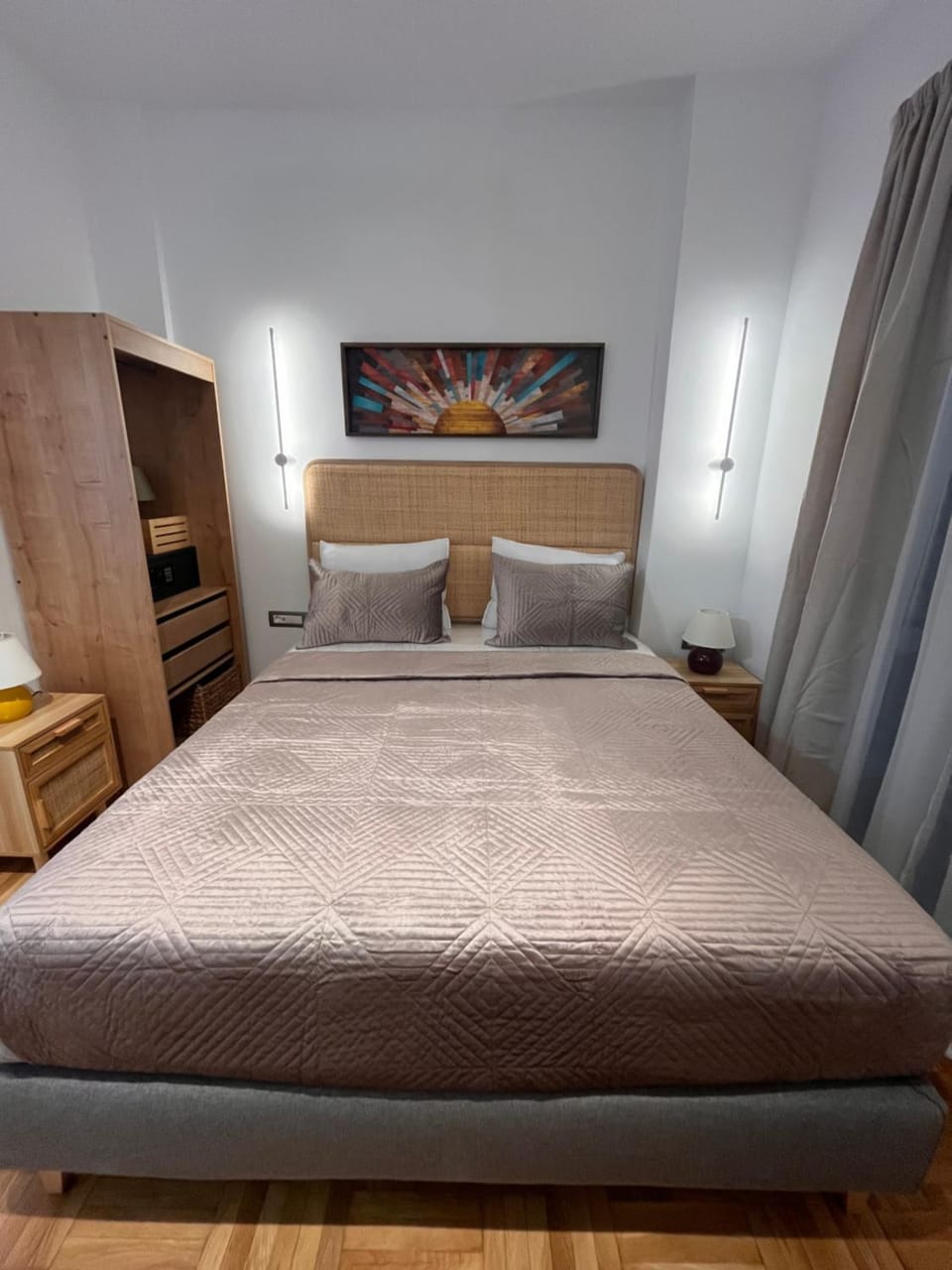 Bed, Photo of the whole room