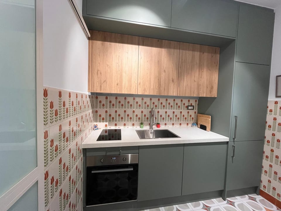 Kitchen or kitchenette, microwave, oven, kitchen