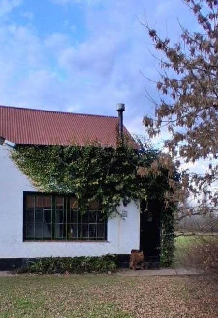 Casa en el campo - casa huéspedes en estupenda chacra de 10 ha House in Buenos Aires Province