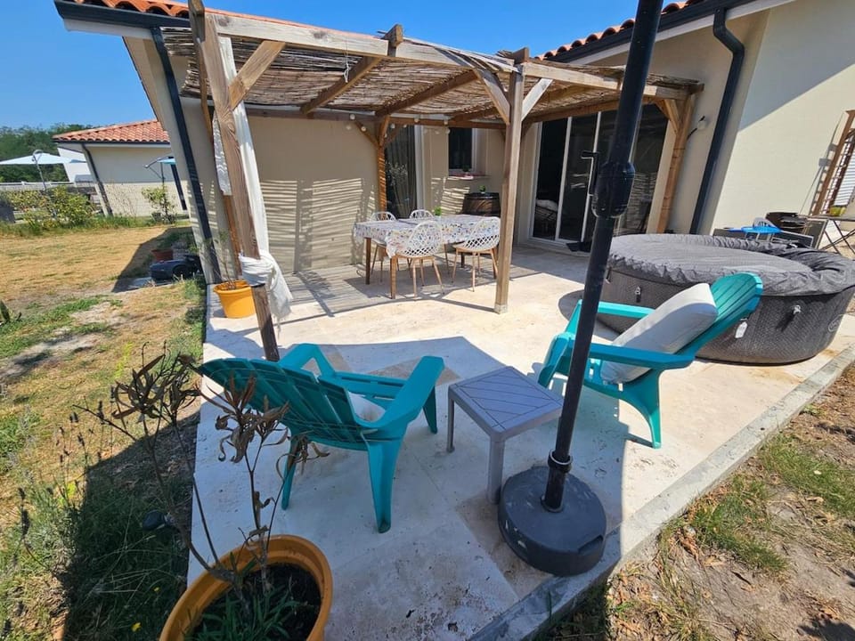 Chez Mathilde et Lolo, maison 3 chambres 6 couchages House in Nouvelle-Aquitaine