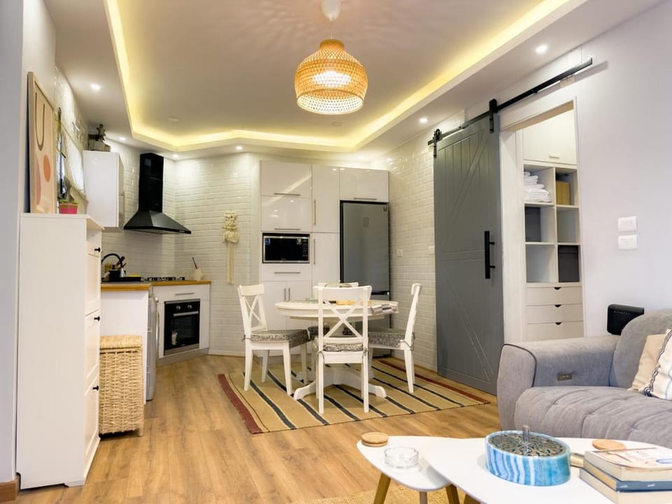Cozy& peaceful hideout khan with garden oasis Apartment in New Cairo City