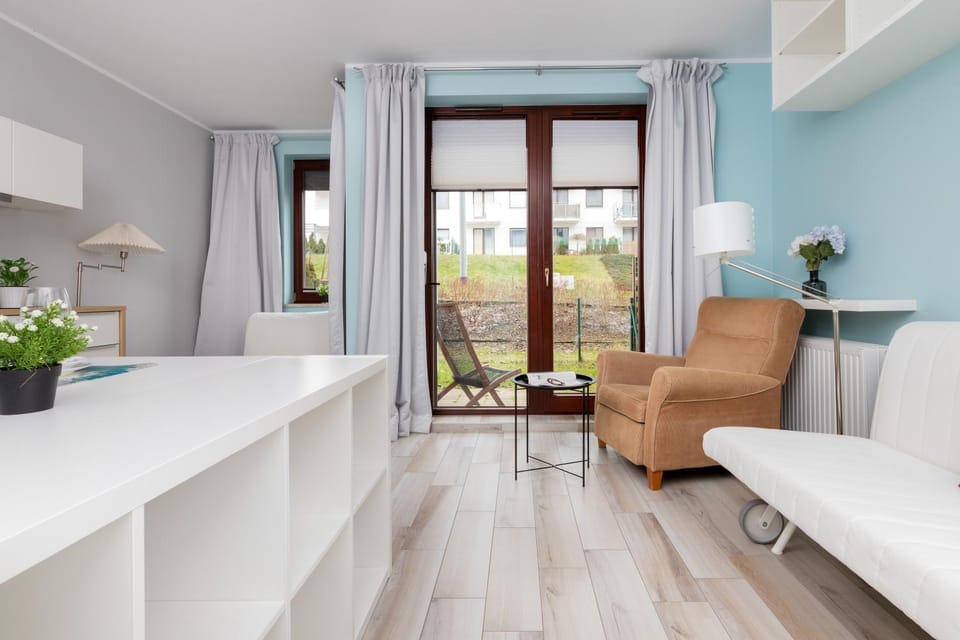 Bed, Living room, Photo of the whole room, Seating area, Bedroom