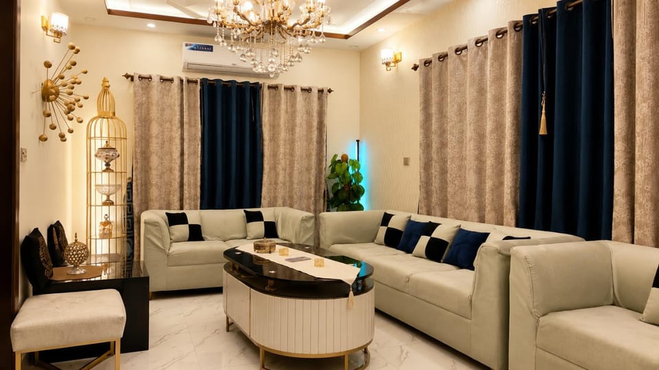 Cozy 2BR stay with lounge in Bahria Town Lahore House in Lahore