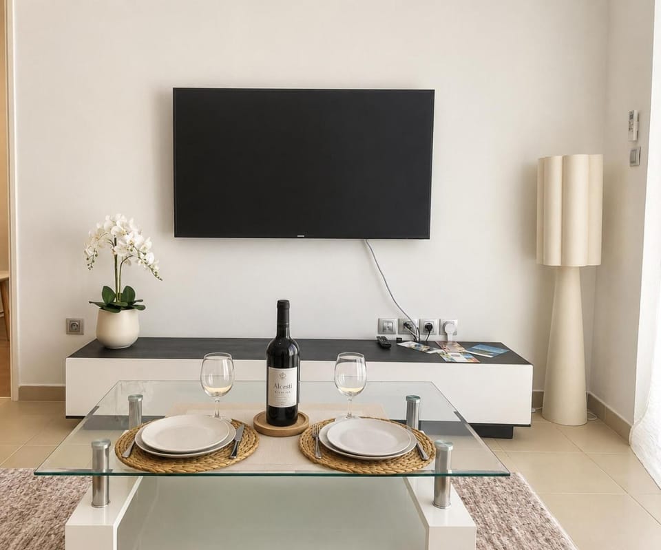 New 2-Room Apartment with Terrace & Air Conditioning Apartment in Cannes