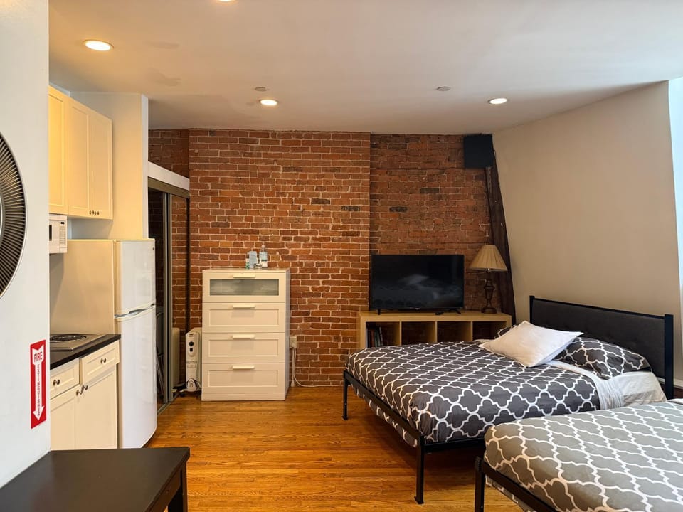 Manhattan House Studios Apartment in Midtown