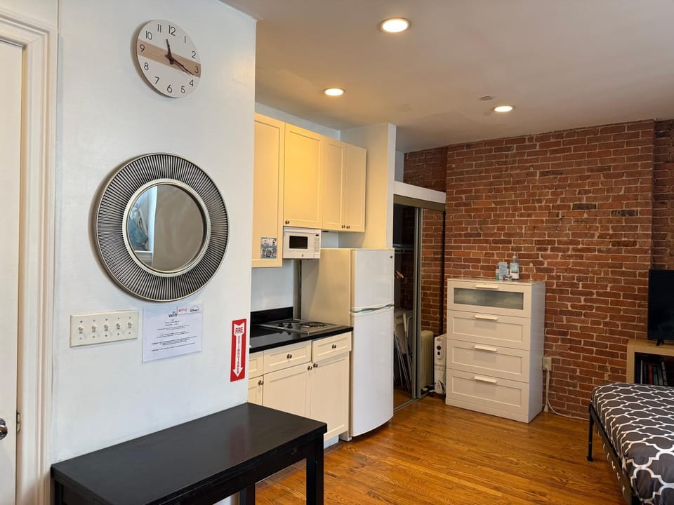 Manhattan House Studios Apartment in Midtown