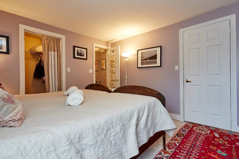 French Nest, private bathroom Check the pictures Bed and Breakfast in Burlington