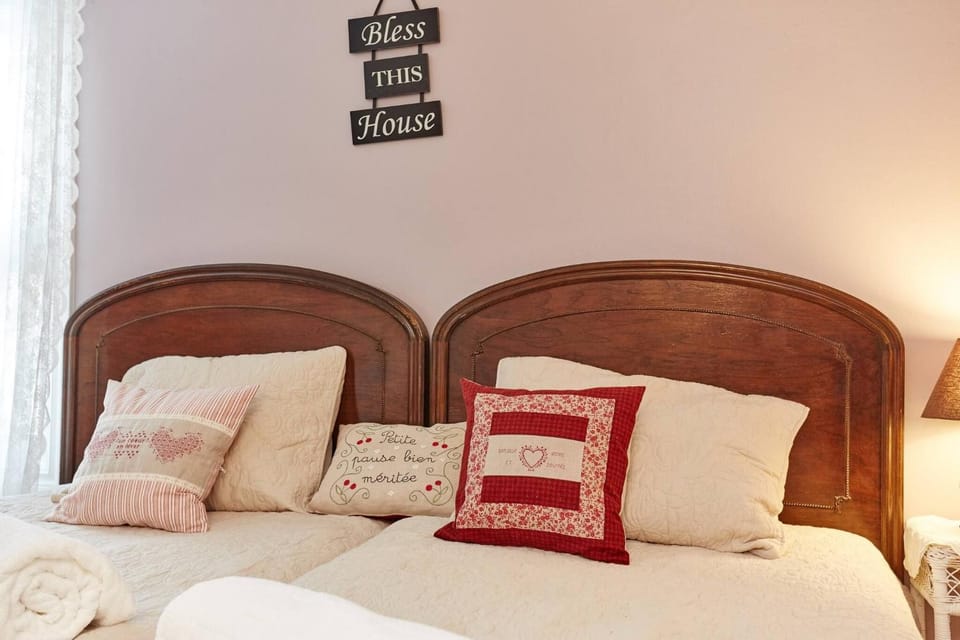 French Nest, private bathroom Check the pictures Bed and Breakfast in Burlington