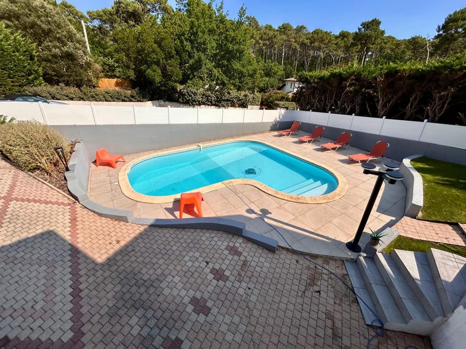 Balcony/Terrace, Pool view, Swimming pool, sunbed