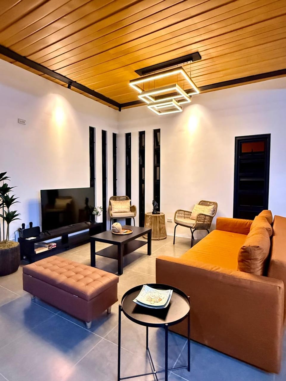 Communal lounge/ TV room, Living room, Seating area