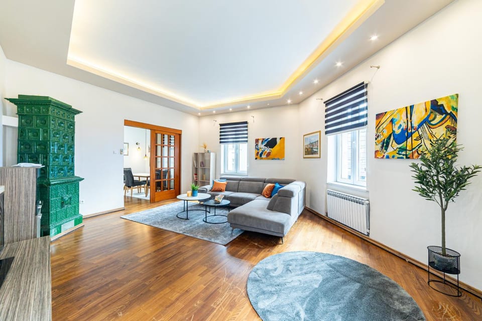 TV and multimedia, Living room, Photo of the whole room, Seating area