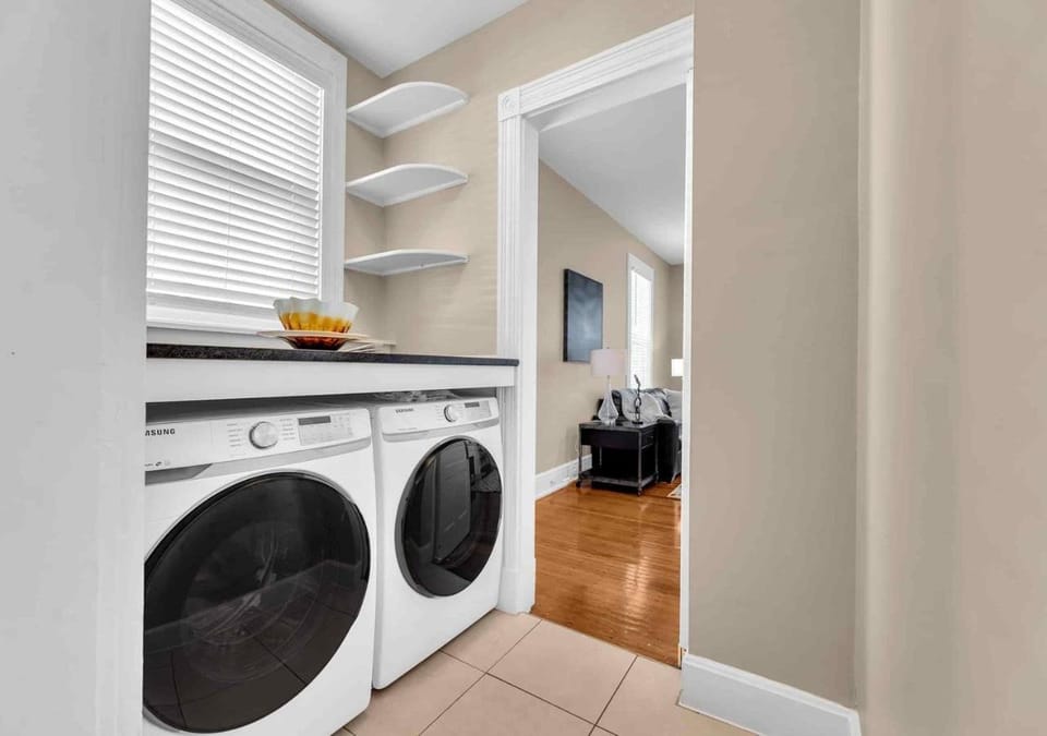 Warm and Spacious 2 Bedroom near Eden Park Apartment in Cincinnati