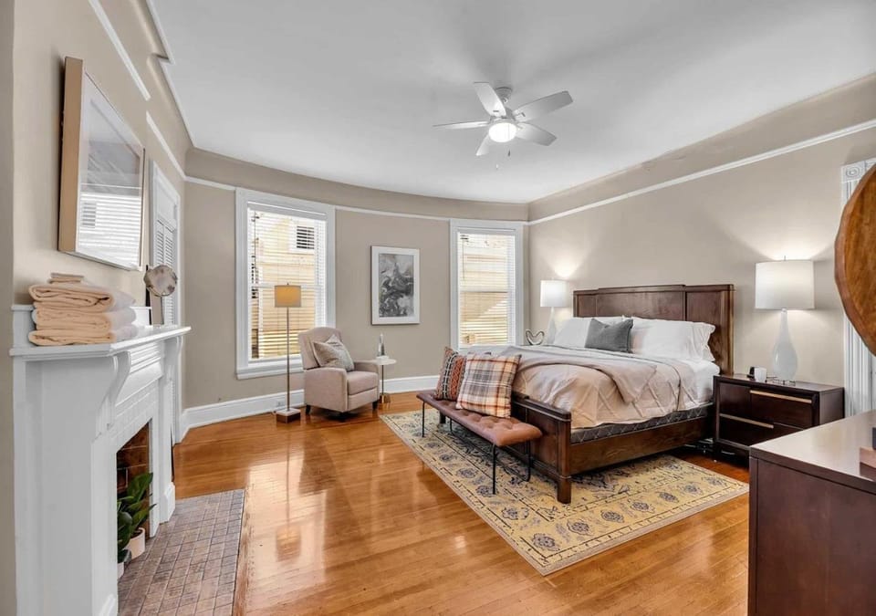 Warm and Spacious 2 Bedroom near Eden Park Apartment in Cincinnati