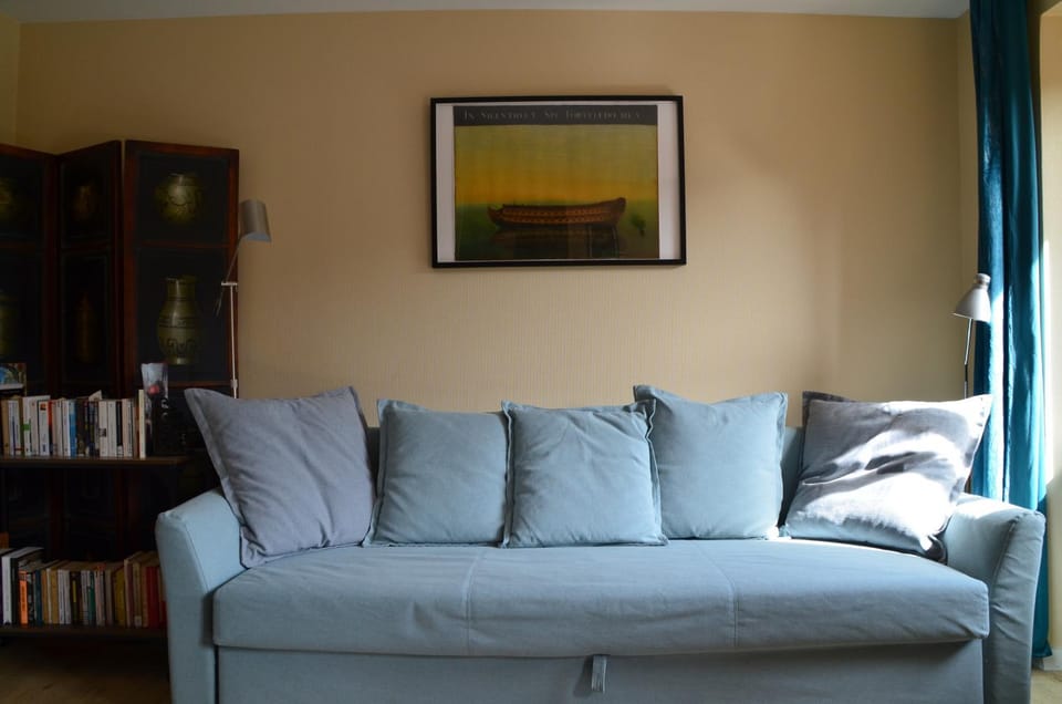 Library, Living room