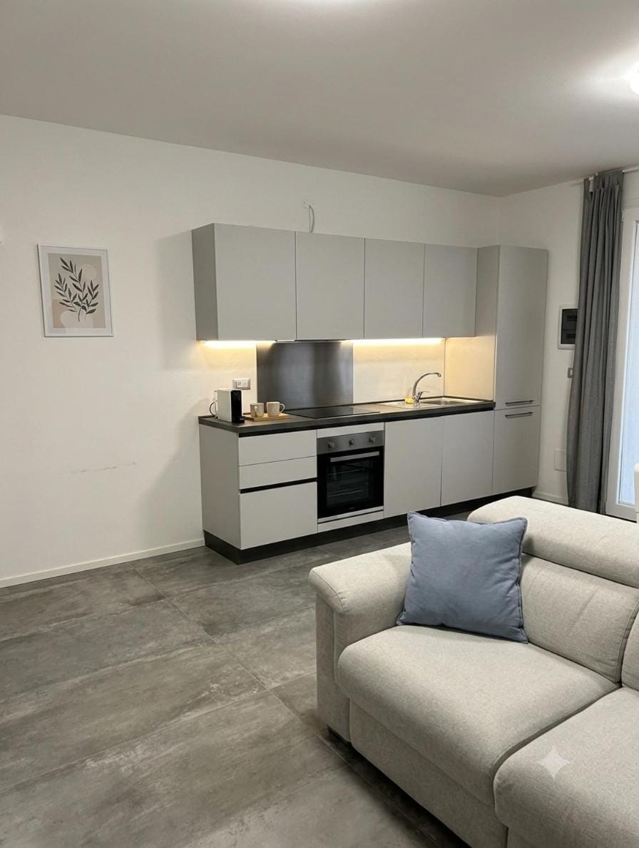 Coffee/tea facilities, Kitchen or kitchenette, oven, stove