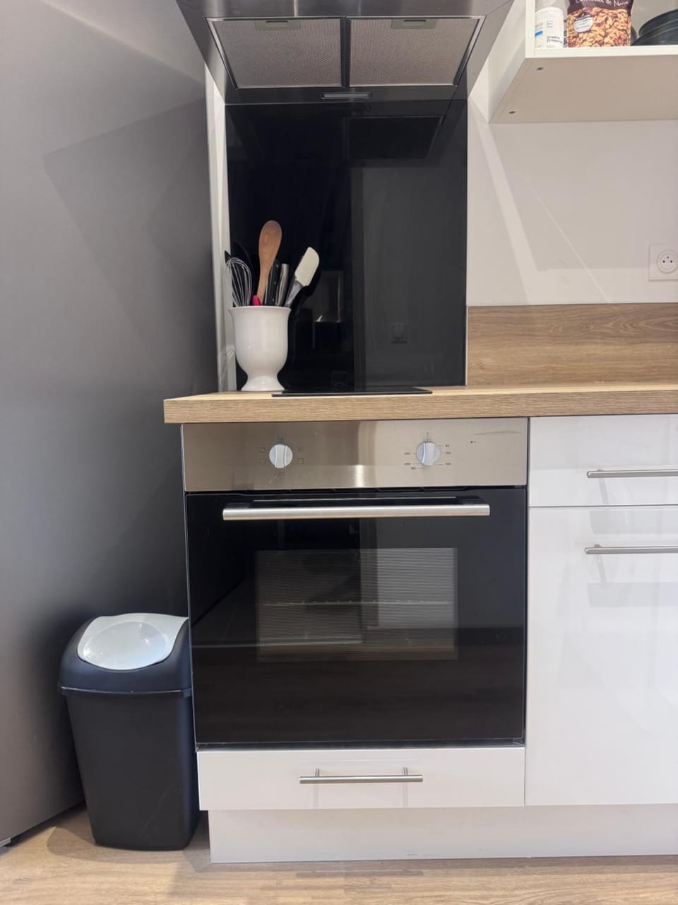 Studio rénové au cœur du centre historique de Saintes Apartment in Nouvelle-Aquitaine