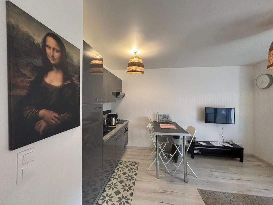 Reims hypercentre appartement cosy Erlon proche Cathédrale Apartment in Reims