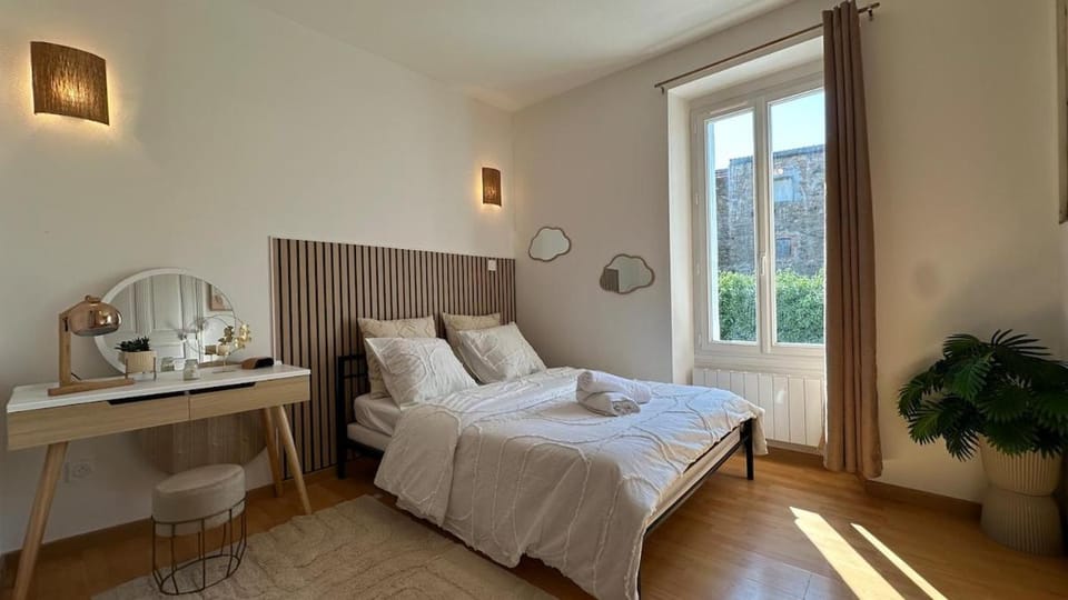 Maisonette - Private Jacuzzi - Proche Puy-du-Fouu Apartment in Pays de la Loire
