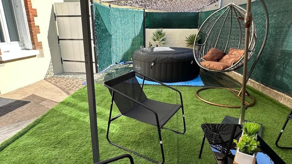 Maisonette - Private Jacuzzi - Proche Puy-du-Fouu Apartment in Pays de la Loire