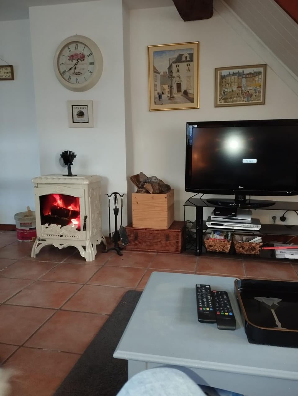 1 bedroom cottage with shared pool opens late may House in Nouvelle-Aquitaine
