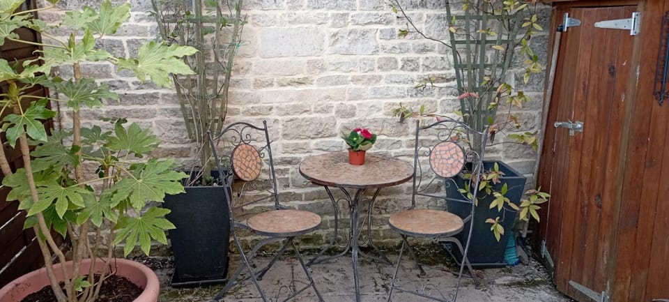1 bedroom cottage with shared pool opens late may House in Nouvelle-Aquitaine